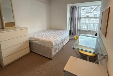 6 bed house, North Road East, North Hill, Plymouth, PL46AN - Image 5